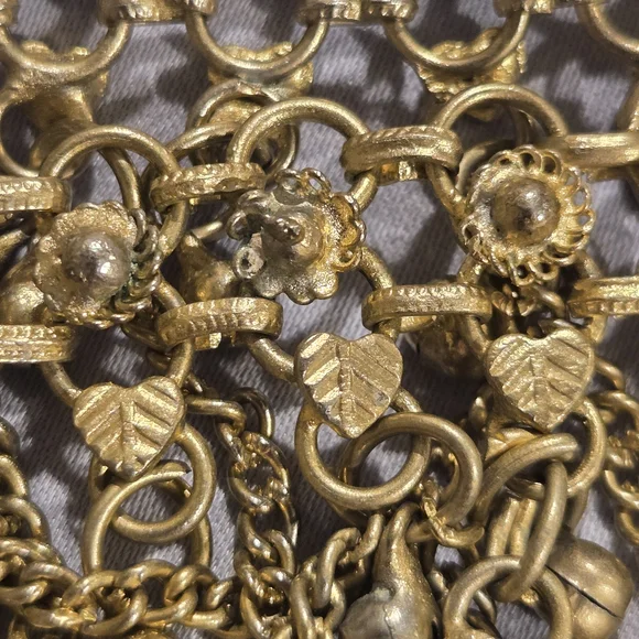 Kuchi-style belly dancing belt, decorative waist chain. gold-tone. metal dangles - Picture 4 of 8